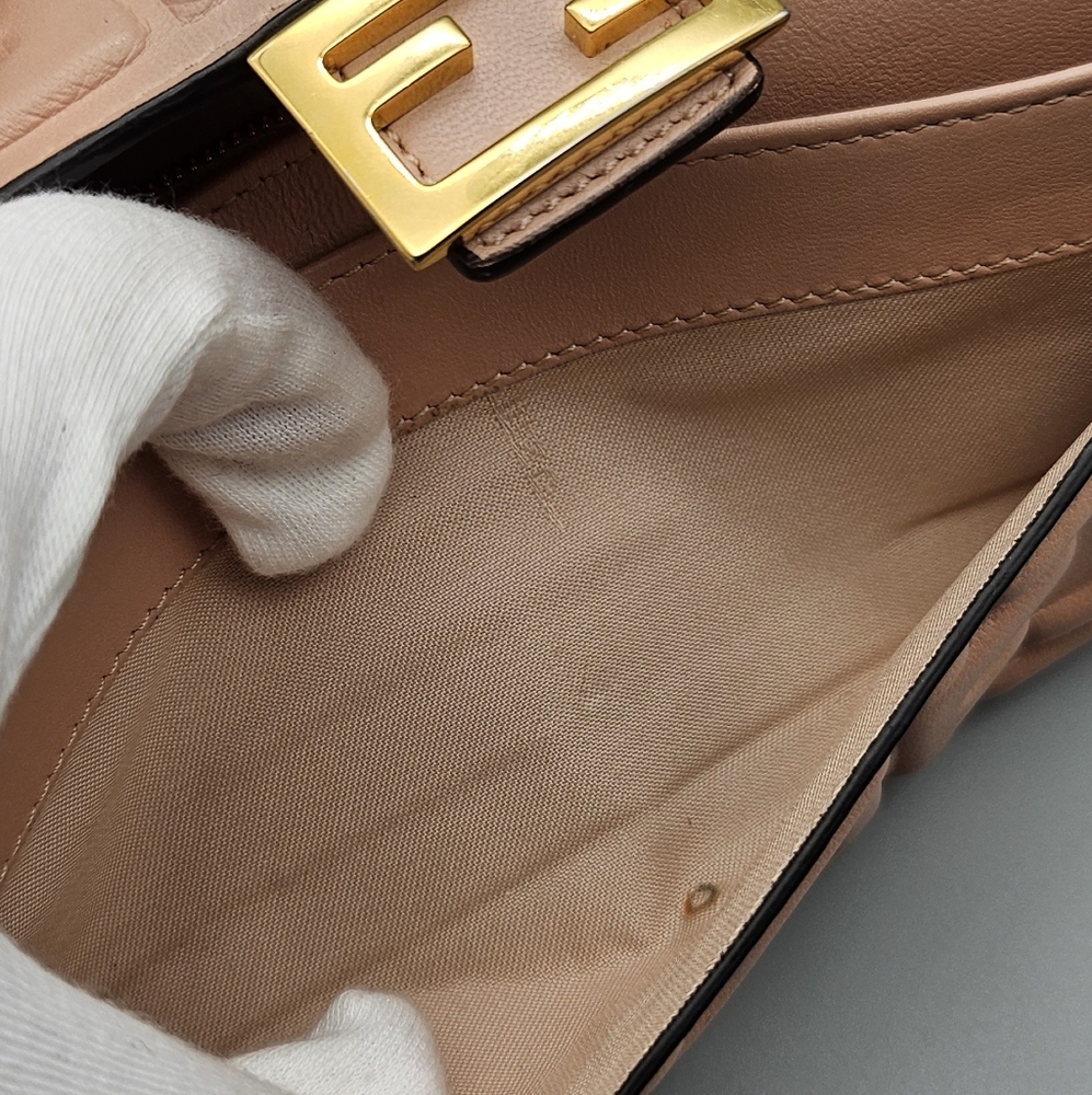 💛FENDI Zucca Baguette Wallet/Clutch💛 - Picture 11 of 17